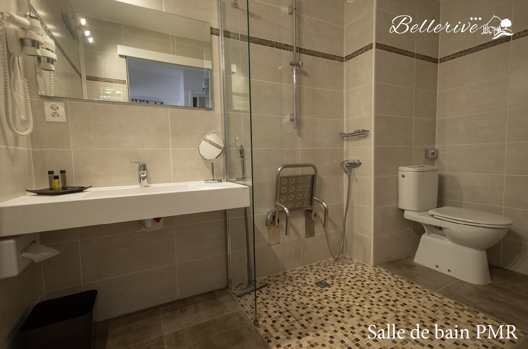 Chambre terasse Salle de bains PMR