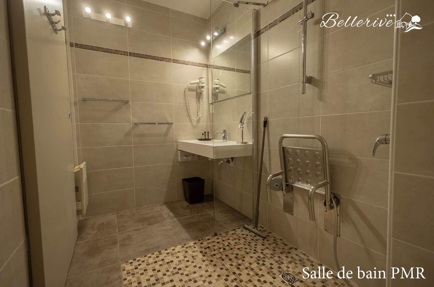 Chambre terasse Salle de bains PMR