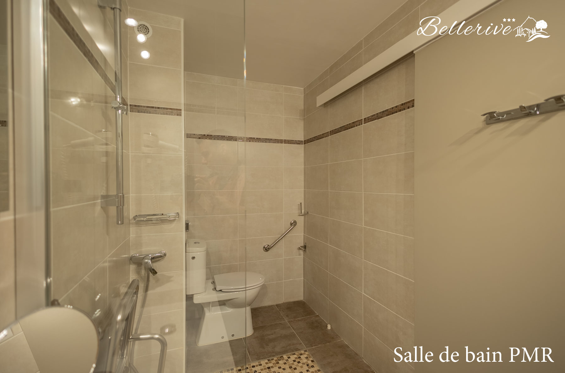 Chambre terasse Salle de bains PMR